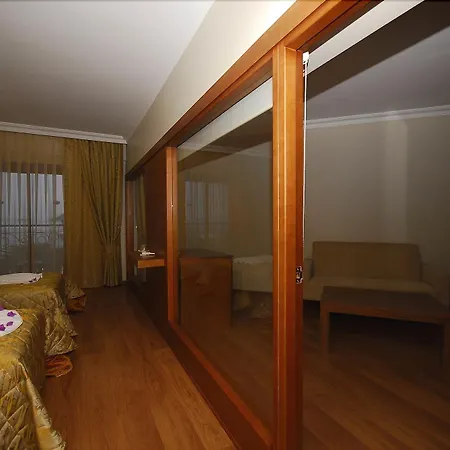 Meril Boutique Hotel 3*